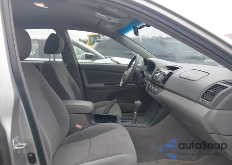 2005 Toyota Camry Le from USA, damaged, VIN 4T1BE32K05U043372